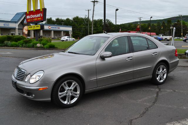 Mercedes-Benz E-Class 2006 photo 6