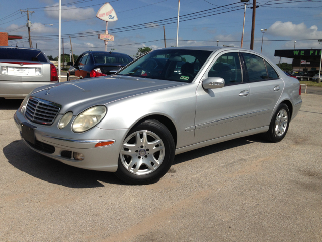 Mercedes-Benz E-Class 2006 photo 3