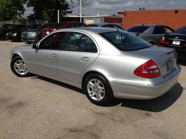 Mercedes-Benz E-Class 2006 photo 4