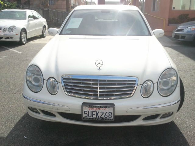 Mercedes-Benz E-Class 2006 photo 10