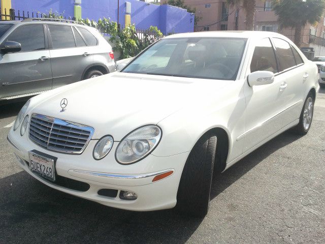 Mercedes-Benz E-Class 2006 photo 11