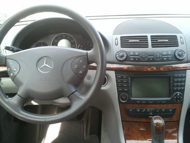 Mercedes-Benz E-Class 2006 photo 7