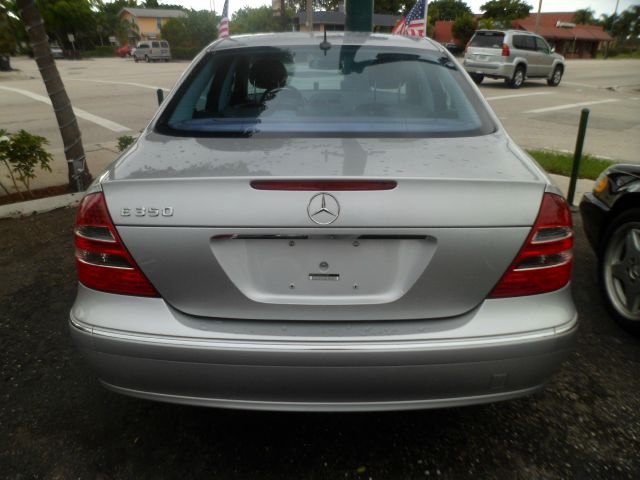 Mercedes-Benz E-Class 2006 photo 4