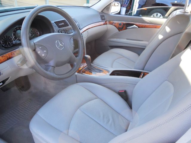 Mercedes-Benz E-Class 2006 photo 8