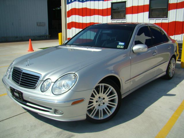 Mercedes-Benz E-Class 2006 photo 16