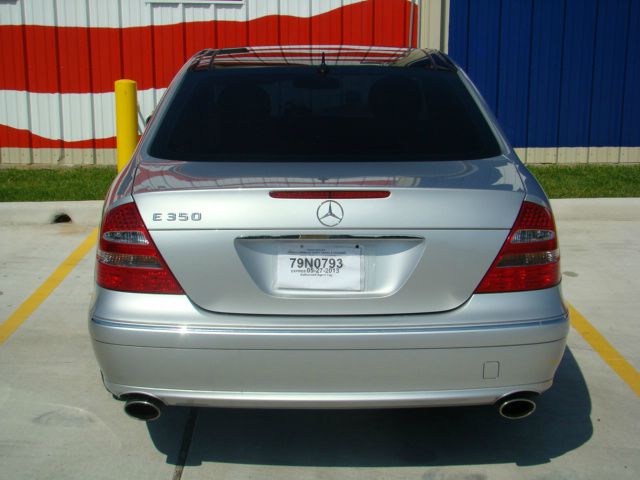 Mercedes-Benz E-Class 2006 photo 23