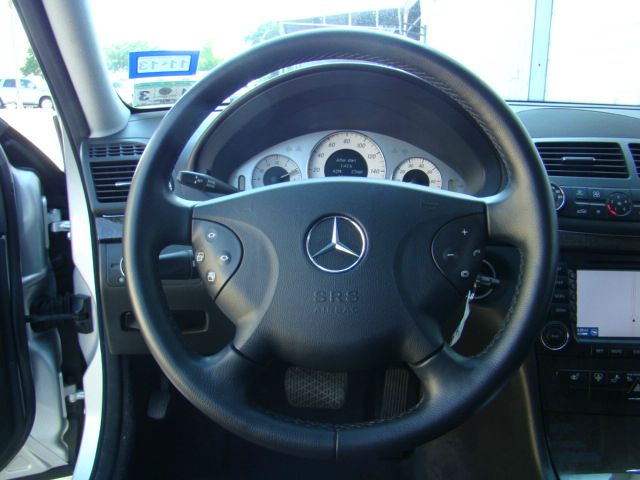 Mercedes-Benz E-Class 2006 photo 31