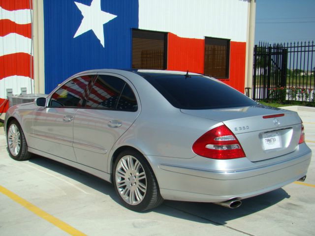 Mercedes-Benz E-Class 2006 photo 35