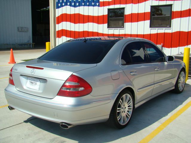 Mercedes-Benz E-Class 2006 photo 36