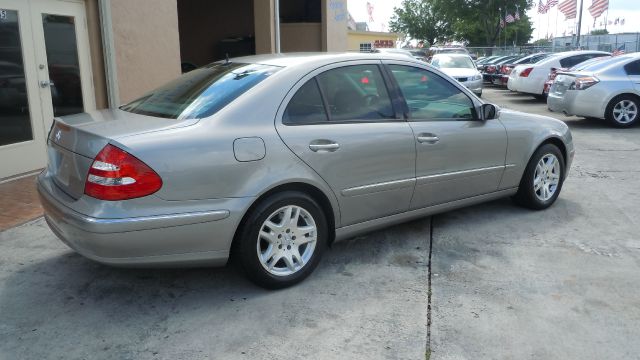 Mercedes-Benz E-Class 2006 photo 7