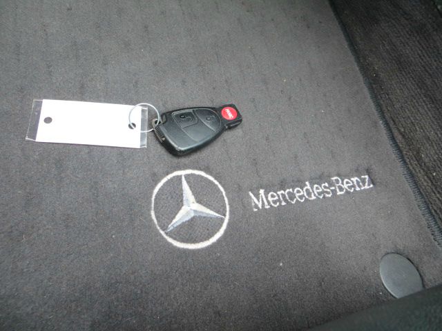 Mercedes-Benz E-Class 2006 photo 17