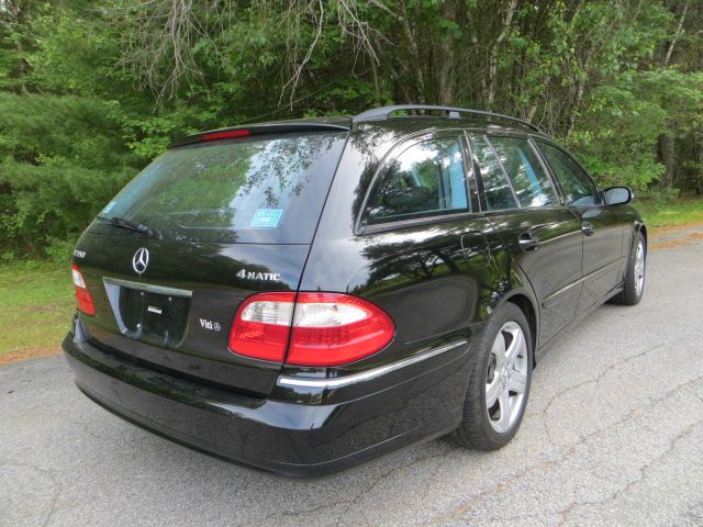 Mercedes-Benz E-Class 2006 photo 19