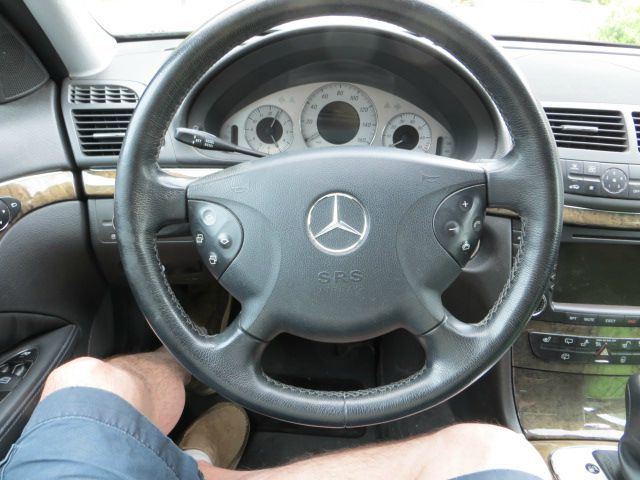 Mercedes-Benz E-Class 2006 photo 2