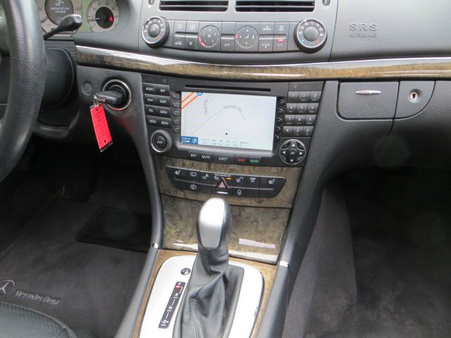 Mercedes-Benz E-Class 2006 photo 21