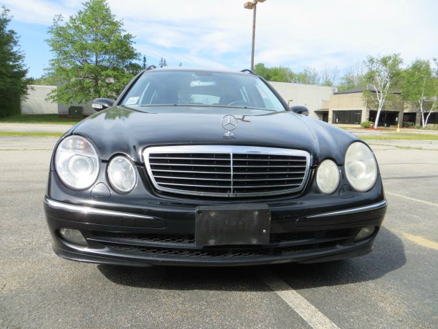 Mercedes-Benz E-Class 2006 photo 24