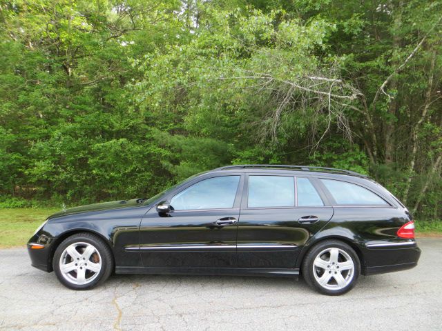 Mercedes-Benz E-Class 2006 photo 30