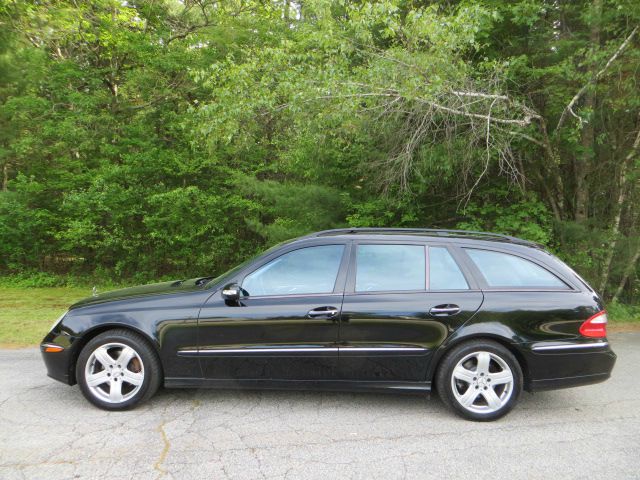 Mercedes-Benz E-Class 2006 photo 32