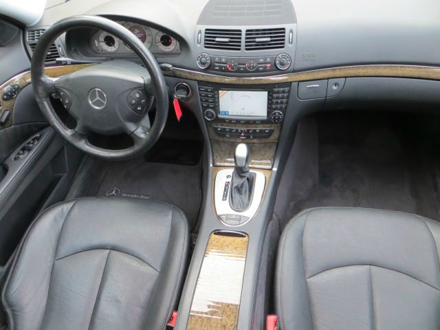 Mercedes-Benz E-Class 2006 photo 49