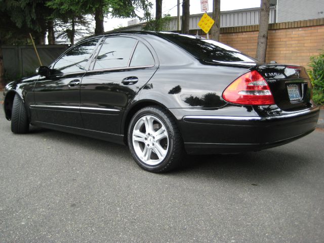 Mercedes-Benz E-Class 2006 photo 3