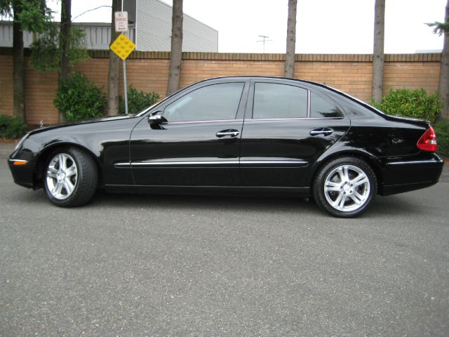 Mercedes-Benz E-Class 2006 photo 4