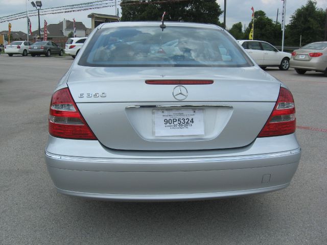 Mercedes-Benz E-Class 2006 photo 14