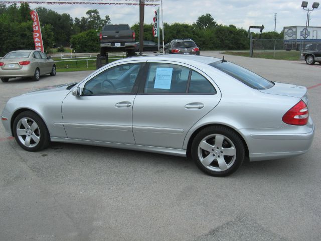 Mercedes-Benz E-Class 2006 photo 30