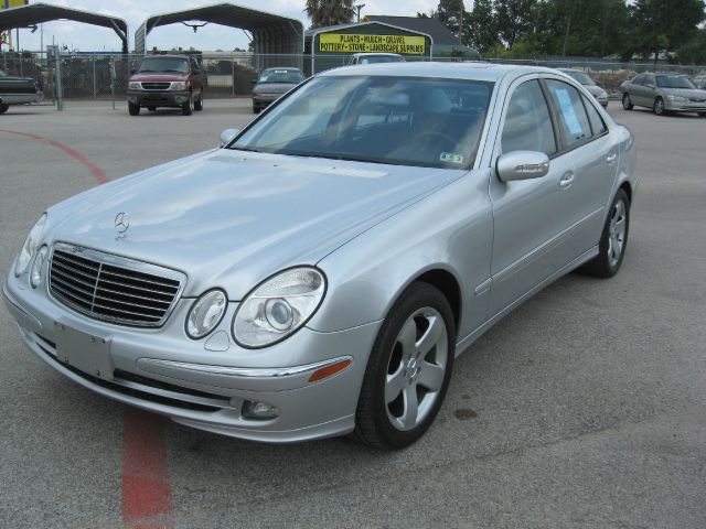 Mercedes-Benz E-Class 2006 photo 32