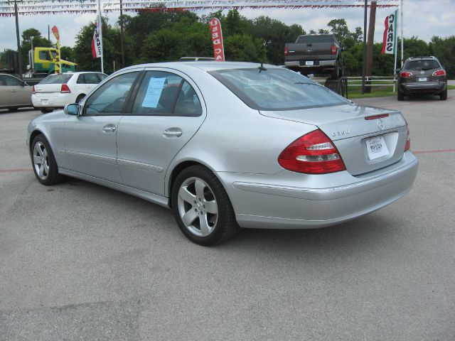 Mercedes-Benz E-Class 2006 photo 33