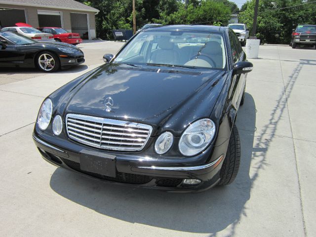 Mercedes-Benz E-Class 2006 photo 3