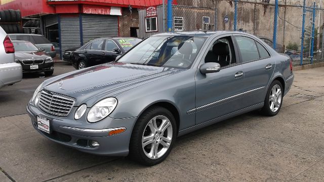 Mercedes-Benz E-Class 2006 photo 1