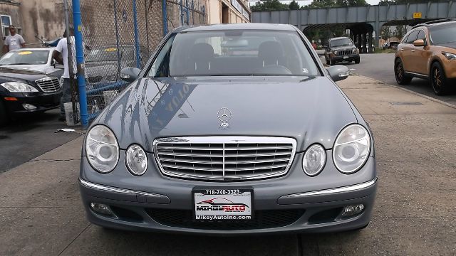 Mercedes-Benz E-Class 2006 photo 2