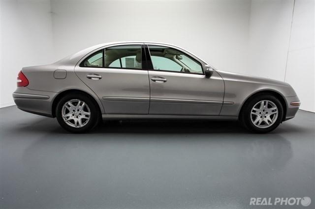 Mercedes-Benz E-Class 2006 photo 1