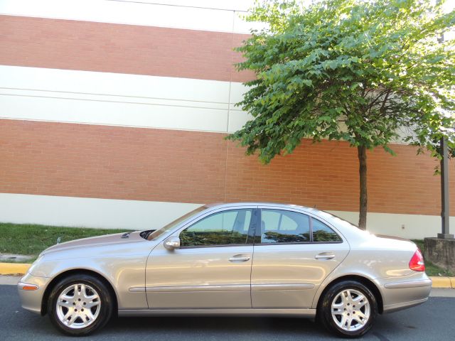 Mercedes-Benz E-Class 2006 photo 10