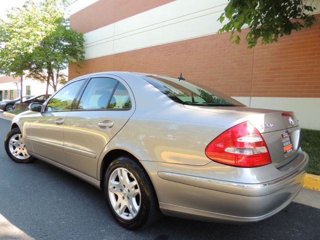 Mercedes-Benz E-Class 2006 photo 13