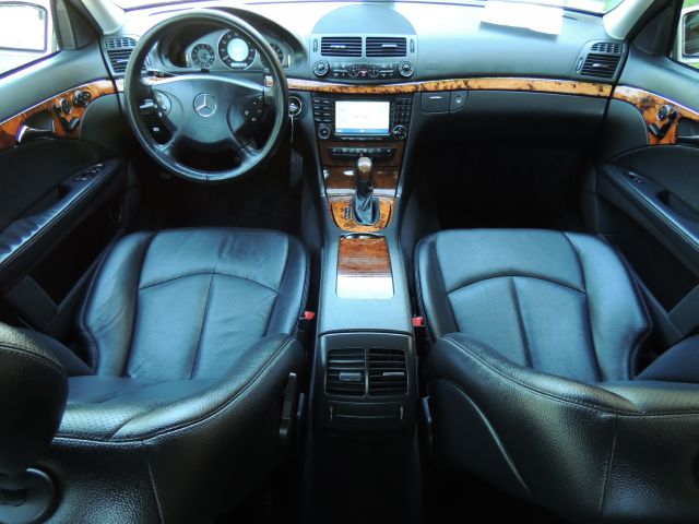 Mercedes-Benz E-Class 2006 photo 18