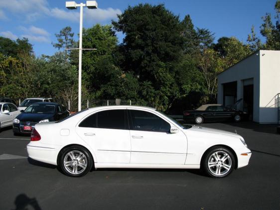 Mercedes-Benz E-Class 2006 photo 2