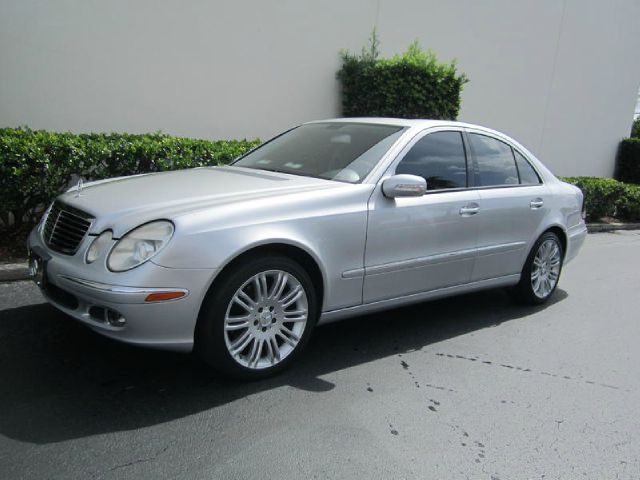 Mercedes-Benz E-Class 2006 photo 1