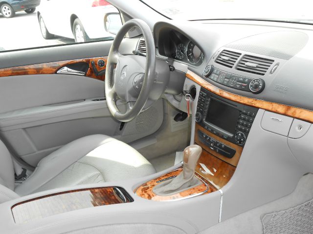 Mercedes-Benz E-Class 2006 photo 4