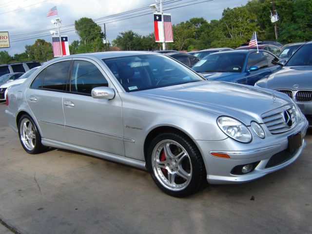 Mercedes-Benz E-Class 2006 photo 2