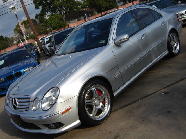 Mercedes-Benz E-Class 2006 photo 3