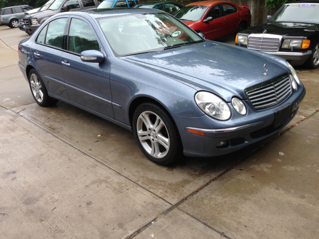 Mercedes-Benz E-Class 2006 photo 3