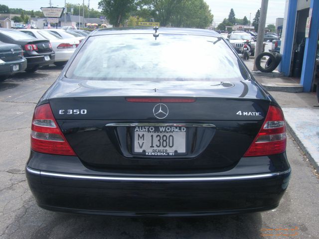 Mercedes-Benz E-Class 2006 photo 2