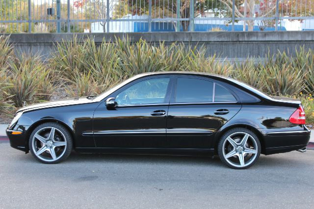 Mercedes-Benz E-Class 2006 photo 1