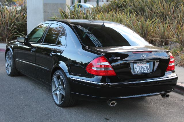 Mercedes-Benz E-Class 2006 photo 4