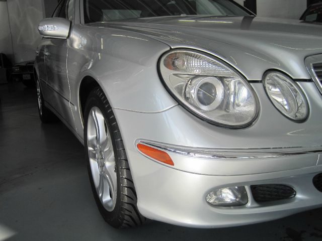 Mercedes-Benz E-Class 2006 photo 15