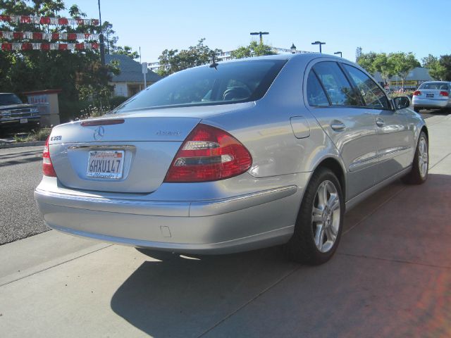 Mercedes-Benz E-Class 2006 photo 3