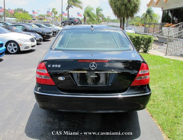 Mercedes-Benz E-Class 2006 photo 4