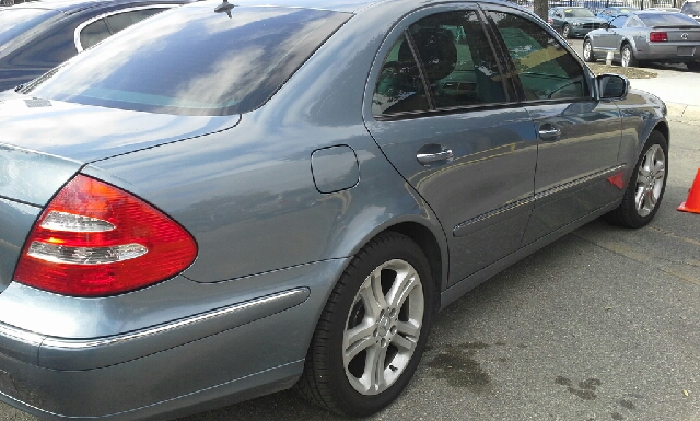 Mercedes-Benz E-Class 2006 photo 1