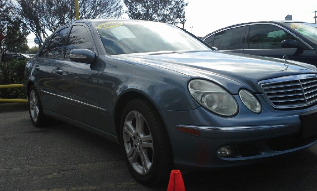 Mercedes-Benz E-Class 2006 photo 3