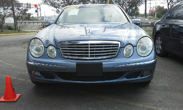 Mercedes-Benz E-Class 2006 photo 4